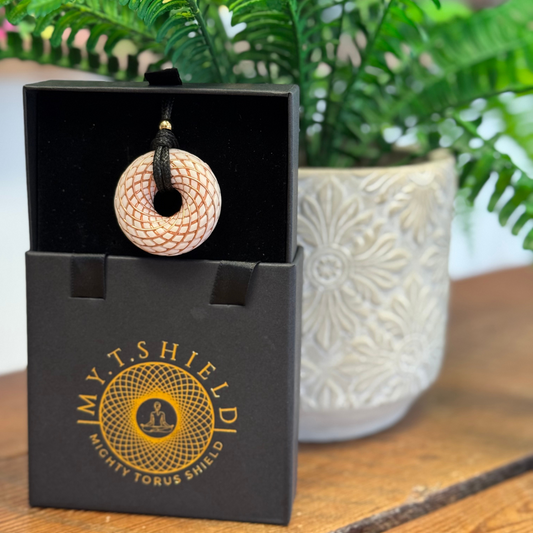 My.T White Pendant – Selenite & Clear Quartz