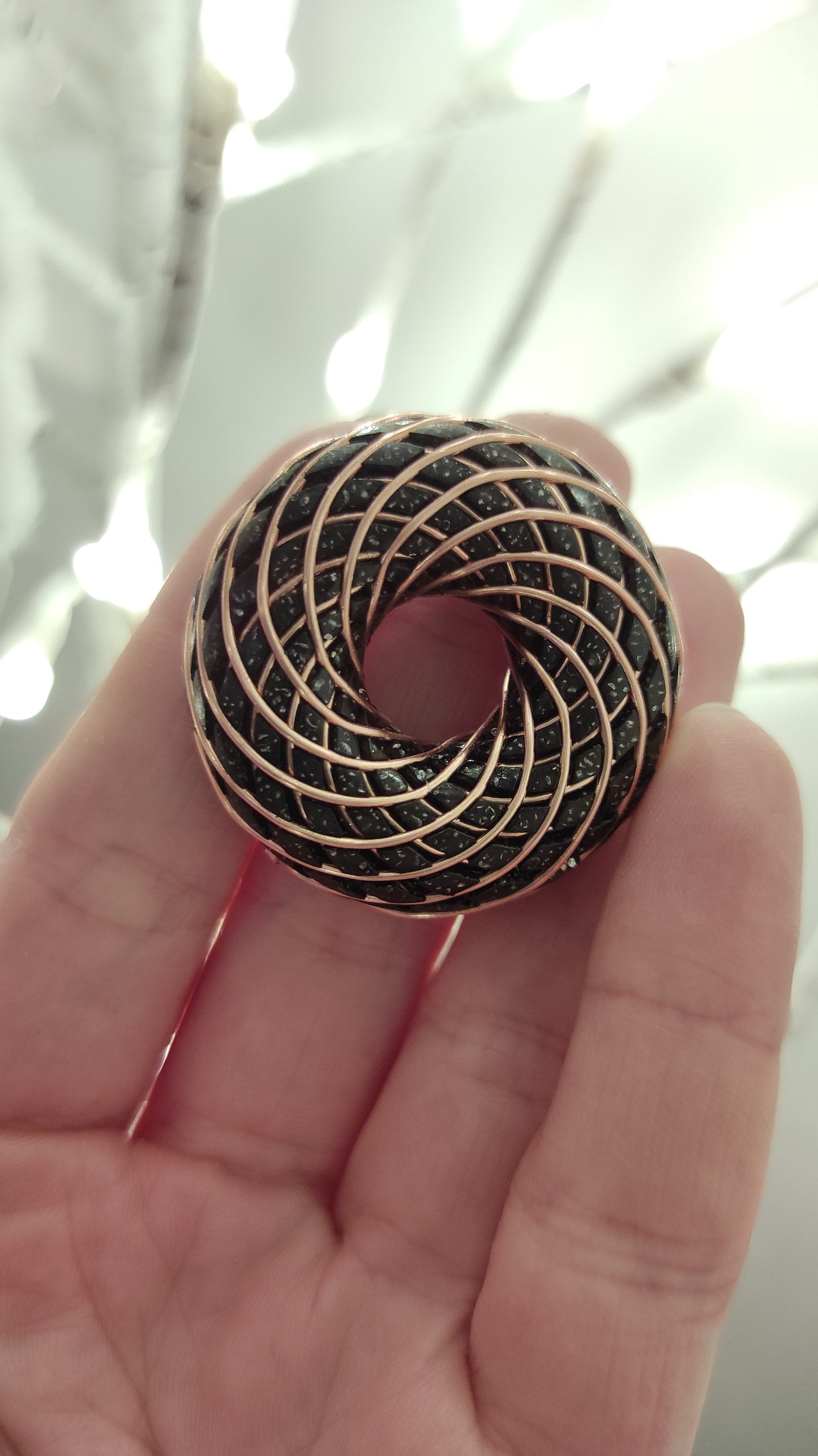 My.T Elite Shungite C60 Pendant – EMF Shielding & Energetic Grounding